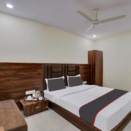 Hotel O Neelkamal Ахмедабад Екстер'єр фото