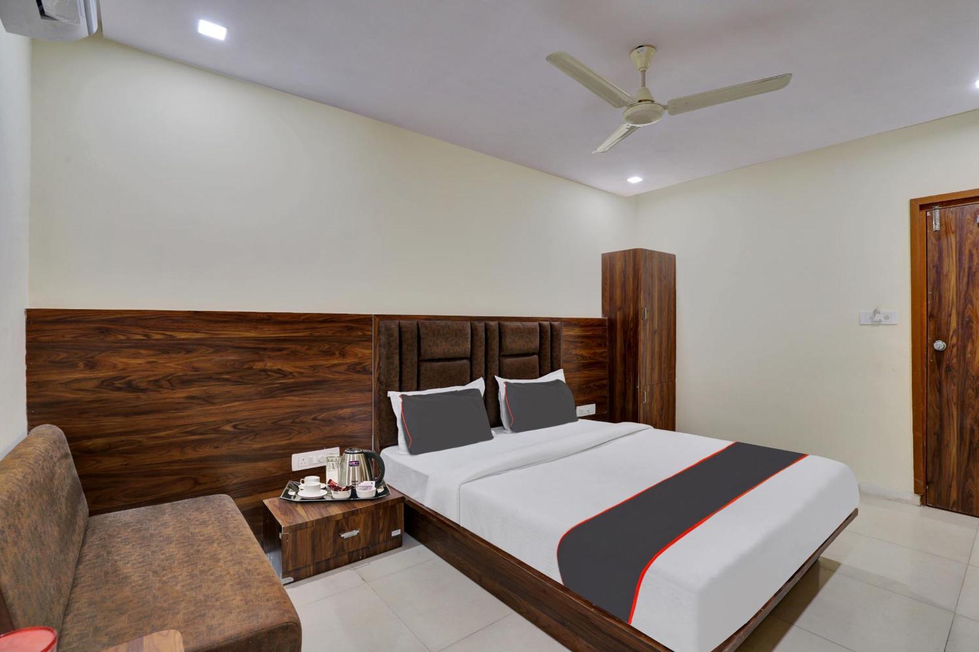 Hotel O Neelkamal Ахмедабад Екстер'єр фото
