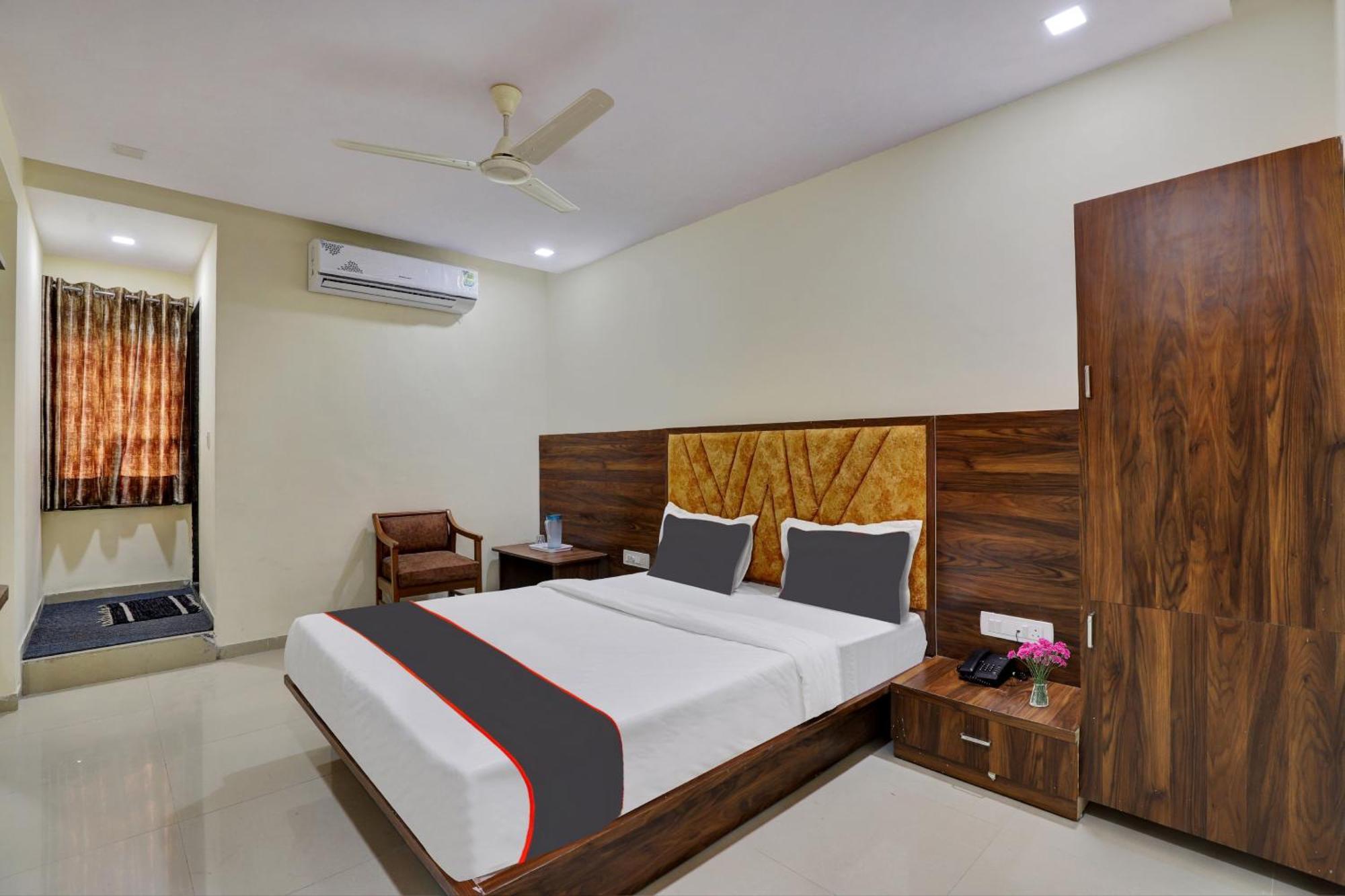 Hotel O Neelkamal Ахмедабад Екстер'єр фото